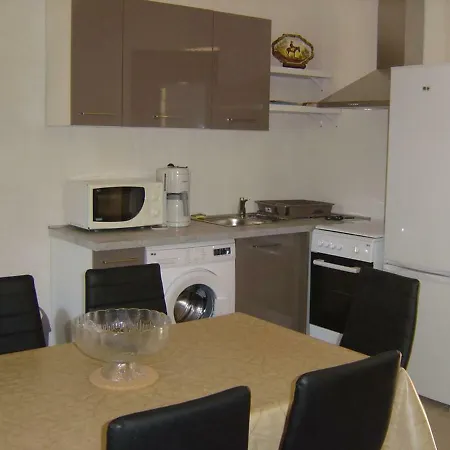Apartamento A Proximite D'ile Rousse Dans Maison De Village Typique